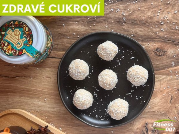 Kokosové kuličky s mandlemi – jednoduché vánoční cukroví bez cukru