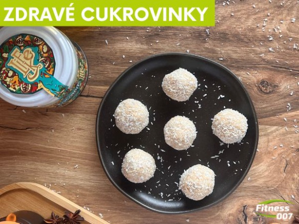 Kokosové guličky s mandľami – jednoduché vianočné pečivo bez cukru