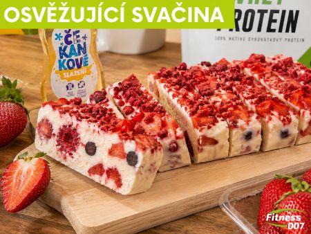 Jogurtové zmrzlinové tyčinky s ovocem