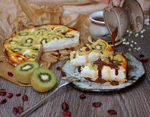 Fitness vanilkový cheesecake s proteinem a kiwi