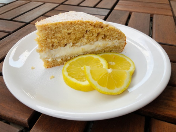 Zdravý proteinový citronový koláč s ricottou